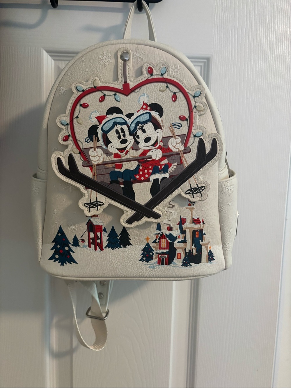 Loungefly Mickey and Minnie Skiing backpack BNWT